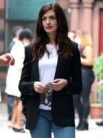 anne-hathaway-wecrashed-black-blazer