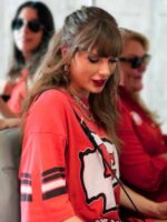 kansas-city-chiefs-taylor-swift-oversized-red-t-shirt