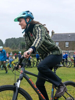 kate-middleton-green-quilted-burberry-jacket