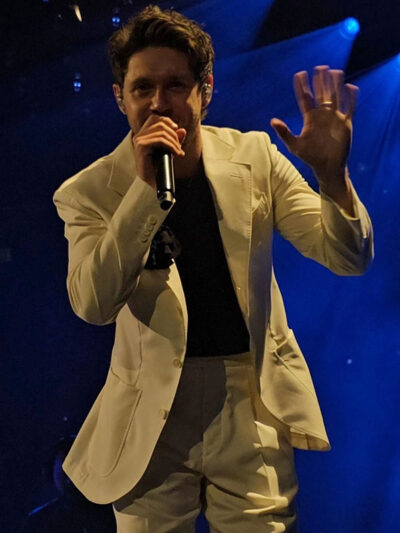 The Show Live On Tour Munich Niall Horan White Suit