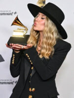 Grammy 2024 Lainey Wilson Black Coat
